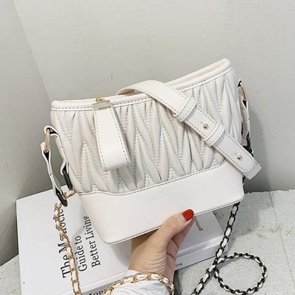 female pleated elegant bucket bag 2021 fashion new pu leather women's designer handbag chain shoulder messenger bag
female pleated elegant bucket bag 2021 fashion new pu leather women's designer handbag chain shoulder messenger bag