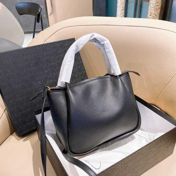 famous 21aw new stylist women handbags fashion lady designers classic shouldebags elegant luxurys casual bags bag 5color
famous 21aw new stylist women handbags fashion lady designers classic shouldebags elegant luxurys casual bags bag 5color