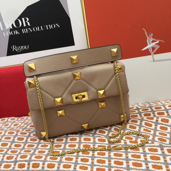 waist bags genuine female leather handbag, shoulder bag with luxurious 30-inch rivets for summer, high-capacity portable handbag
waist bags genuine female leather handbag, shoulder bag with luxurious 30-inch rivets for summer, high-capacity portable handbag