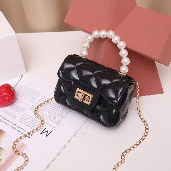 2021 women's pearl jelly shoulder bag wholesale manufacturers classic diamond pattern silicone material designer handbag personality mo
2021 women's pearl jelly shoulder bag wholesale manufacturers classic diamond pattern silicone material designer handbag personality mo