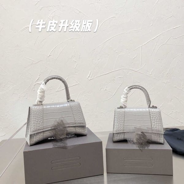 high grade new leather hourglass slanting bag women's crocodile pattern advanced feeling net red large capacity pink one shoulder porta
high grade new leather hourglass slanting bag women's crocodile pattern advanced feeling net red large capacity pink one shoulder porta