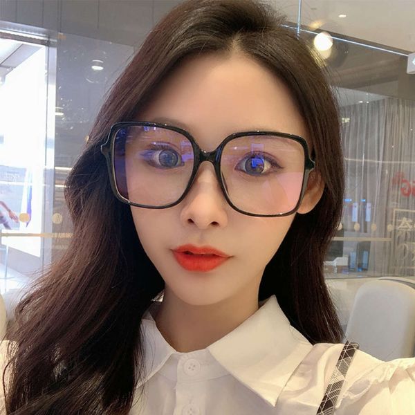 2020 new sunglasses women's fashion net red same big box sunglasses women's fashion 1999 sunglasses, White;black
2020 new sunglasses women's fashion net red same big box sunglasses women's fashion 1999 sunglasses, White;black