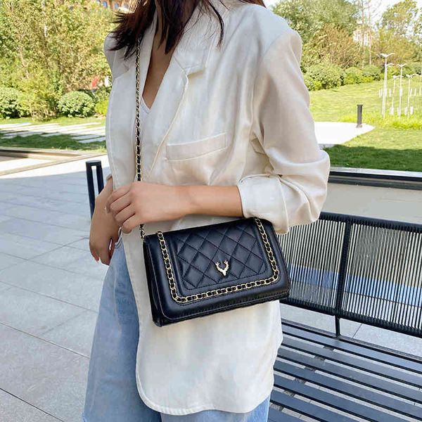 fashion pallet women 2021 summer metal chain small square bag simple lingge single shoulder messenger
fashion pallet women 2021 summer metal chain small square bag simple lingge single shoulder messenger