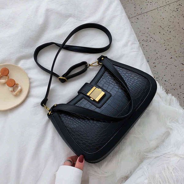 fashion saddle crocodile pattern crossbody perfect hardware handbag come with adjustable shoulder strap lj200128
fashion saddle crocodile pattern crossbody perfect hardware handbag come with adjustable shoulder strap lj200128
