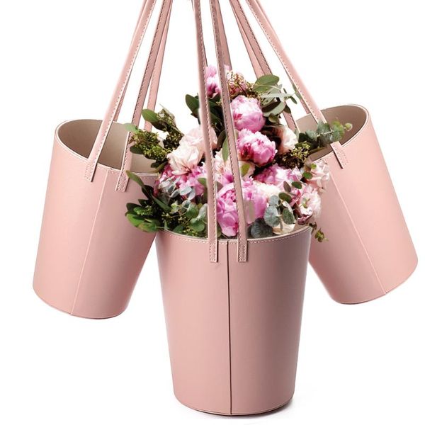 gift wrap portable leather box packaging with handle florist flower arrangement floral bouquet bucket wedding party decor
gift wrap portable leather box packaging with handle florist flower arrangement floral bouquet bucket wedding party decor