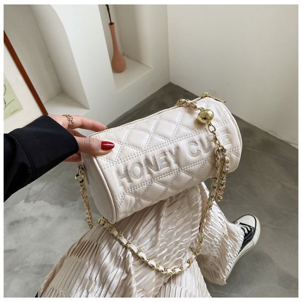 evening bag 2021 fashion chain cylinder women's single shoulder slant span summer lingge straight hair
evening bag 2021 fashion chain cylinder women's single shoulder slant span summer lingge straight hair