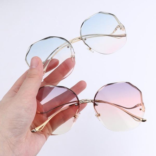 sunglasses 2021 fashion uv400 gradient frameless ocean lens vintage rimless metal curved temples sun glasses eyewear, White;black
sunglasses 2021 fashion uv400 gradient frameless ocean lens vintage rimless metal curved temples sun glasses eyewear, White;black