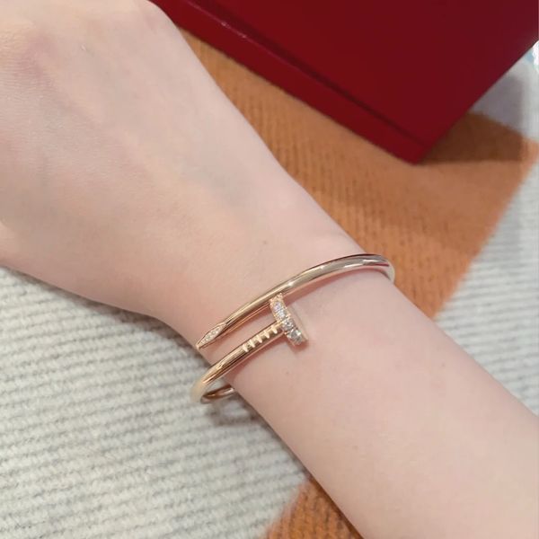luxury design 18k party favor gold quality sky star titanium steel non fading full diamond wide narrow version nail couple bracelet for men
luxury design 18k party favor gold quality sky star titanium steel non fading full diamond wide narrow version nail couple bracelet for men