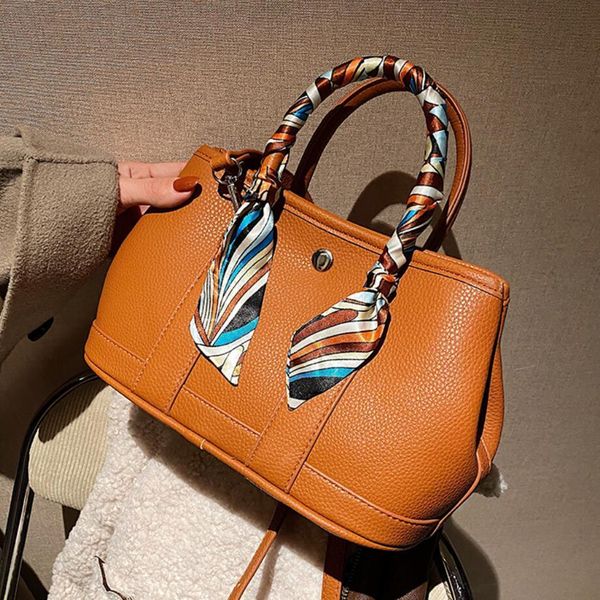 elegant female ribbon tote bag 2021 fashion new quality pu leather women designer handbag high capacity shoulder messenger bag c0227
elegant female ribbon tote bag 2021 fashion new quality pu leather women designer handbag high capacity shoulder messenger bag c0227