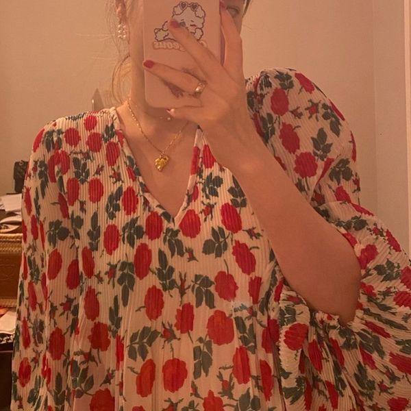 2021 spring and summer new fashion v-neck lantern long-sleeved floral print loose wild shirt women pozk, White
2021 spring and summer new fashion v-neck lantern long-sleeved floral print loose wild shirt women pozk, White