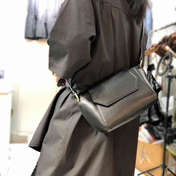 leather handmade leather single shoulder bag and crossbody bag black friday 2ope
leather handmade leather single shoulder bag and crossbody bag black friday 2ope