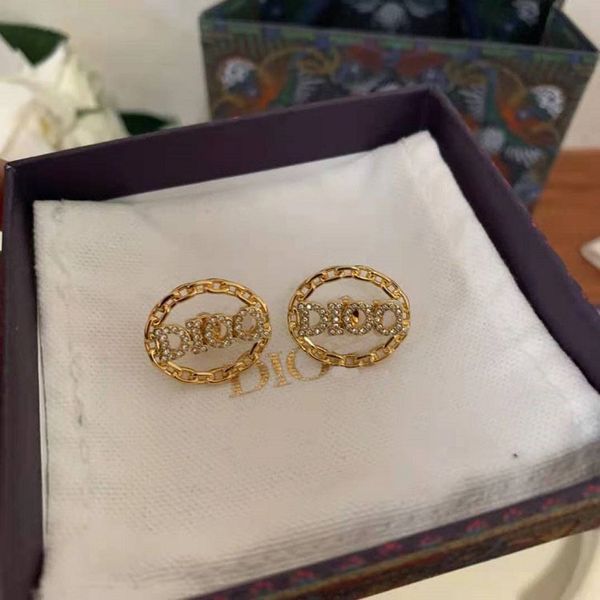 design jewelry letter rhinestone 2021 brass material gold fashion temperament earrings 925 silver needle
design jewelry letter rhinestone 2021 brass material gold fashion temperament earrings 925 silver needle
