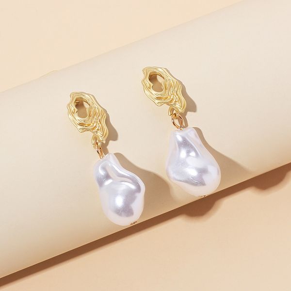 fashion irregular pearl pendant charms dangle earrings joker ear jewelry gift for women, Golden
fashion irregular pearl pendant charms dangle earrings joker ear jewelry gift for women, Golden