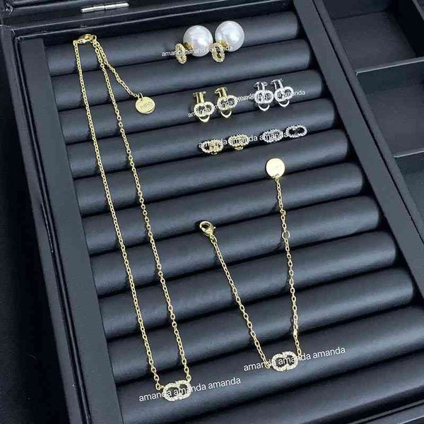 special offer 75% off outlet online clip high earrings women's thin simple 2021 mini chain family new ear pearl necklace version letter, Golden
special offer 75% off outlet online clip high earrings women's thin simple 2021 mini chain family new ear pearl necklace version letter, Golden