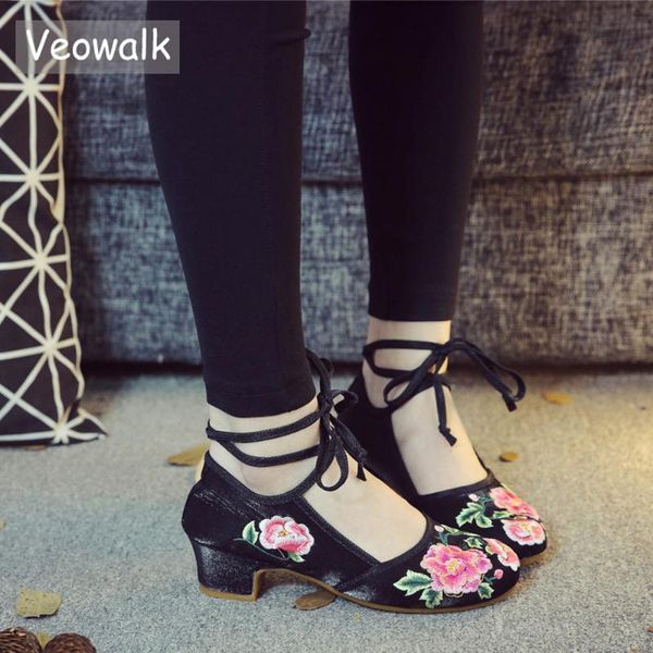 dress shoes veowalk women floral embroidery flock cotton 4.5cm mid block heel retro ladies soft embroidered chinese bridal pumps, Black
dress shoes veowalk women floral embroidery flock cotton 4.5cm mid block heel retro ladies soft embroidered chinese bridal pumps, Black