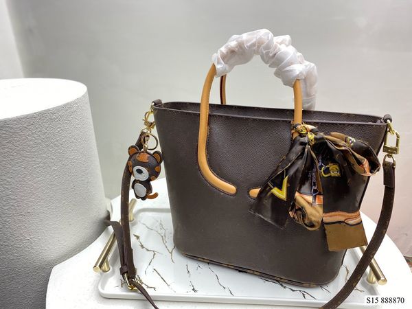 wholesale brand classic designers shoulder bags crossbody bag genuine leather luxury handbags size 27x23cm
wholesale brand classic designers shoulder bags crossbody bag genuine leather luxury handbags size 27x23cm