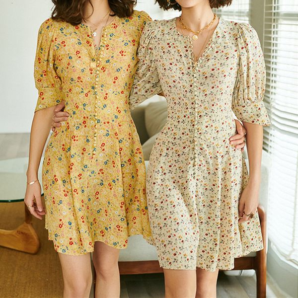 2021 new feminino decote em v 100% seda mini impresso doce prairie chique flor feminina vestido curto com botes primavera e vero bclw, Black;gray
2021 new feminino decote em v 100% seda mini impresso doce prairie chique flor feminina vestido curto com botes primavera e vero bclw, Black;gray