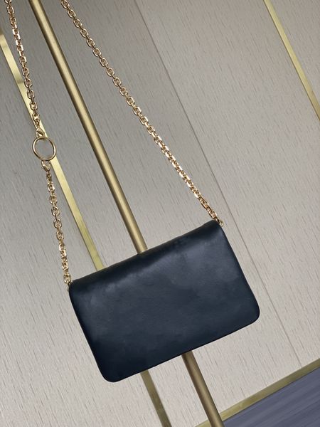 louis vuittongenuine leather coussin women's men tote crossbody bags luxury designer mylon fashion shopping wallet camera cases card po
louis vuittongenuine leather coussin women's men tote crossbody bags luxury designer mylon fashion shopping wallet camera cases card po
