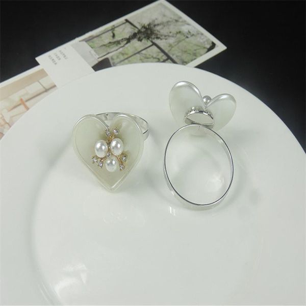 napkin rings 6-piece high-end el western restaurant ring peach heart button christmas gift table accessories
napkin rings 6-piece high-end el western restaurant ring peach heart button christmas gift table accessories