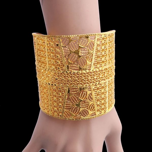 wide bridal hand bangle hollow flower design open cuff bracelet arabic luxury woman jewelry moroccan jewellry, White
wide bridal hand bangle hollow flower design open cuff bracelet arabic luxury woman jewelry moroccan jewellry, White