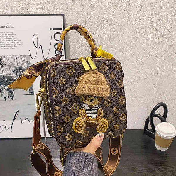 2022 factory wholesale high sense women's autumn and winter new korean version printed messenger fashion small square bag portable shou
2022 factory wholesale high sense women's autumn and winter new korean version printed messenger fashion small square bag portable shou