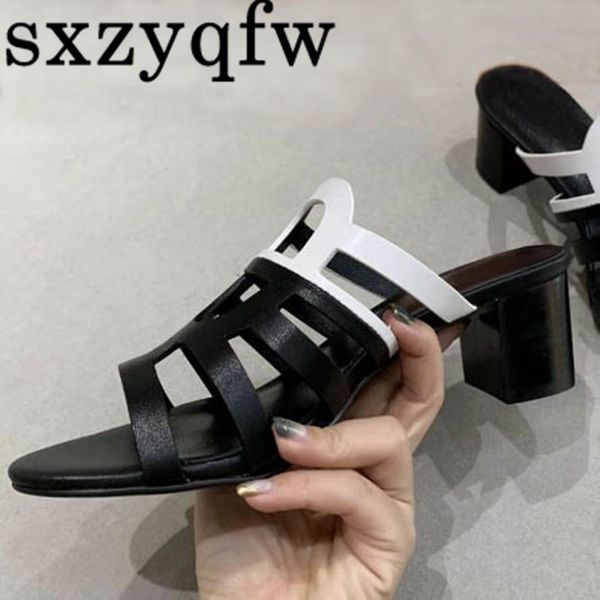 2021 summer style leather thick high-heel slippers retro mixed color non-slip classic woven hole ladies shoes beach, Black
2021 summer style leather thick high-heel slippers retro mixed color non-slip classic woven hole ladies shoes beach, Black