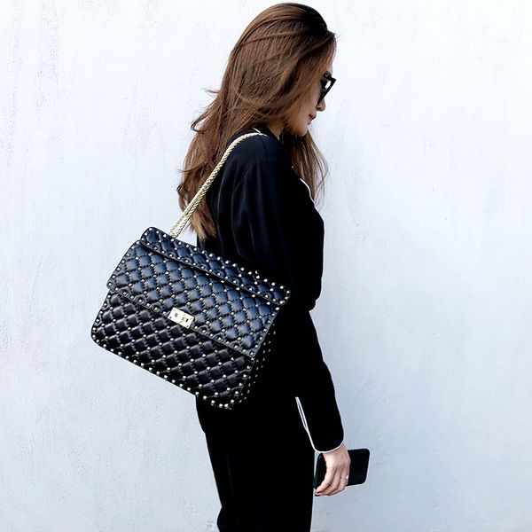 bag womens 2020 new autumn and winter rivet rhombus chain bag fashion large capacity versatile shoulder messenger bag
bag womens 2020 new autumn and winter rivet rhombus chain bag fashion large capacity versatile shoulder messenger bag