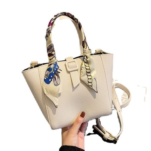 70% off factory store women 2021 fashion simple hand armpit foreign silk scarf single shoulder messenger bag
70% off factory store women 2021 fashion simple hand armpit foreign silk scarf single shoulder messenger bag