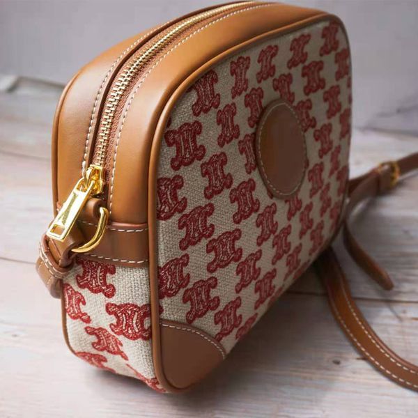 luxury handbags and winter new arc de embroidery camera single shoulder messenger bag cowhide women's fashion small square bag
luxury handbags and winter new arc de embroidery camera single shoulder messenger bag cowhide women's fashion small square bag