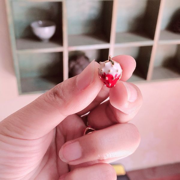 factory wholesale cute mini strawberry badge women's anti light fresh peach fruit brooch summer fashion shirt collar accessories hea/rt
factory wholesale cute mini strawberry badge women's anti light fresh peach fruit brooch summer fashion shirt collar accessories hea/rt