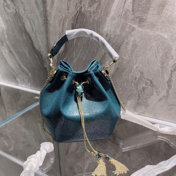 louis vutton bag2021 new bucket bag. fashionable and versatile one shoulder messenger handbag.f bag
louis vutton bag2021 new bucket bag. fashionable and versatile one shoulder messenger handbag.f bag