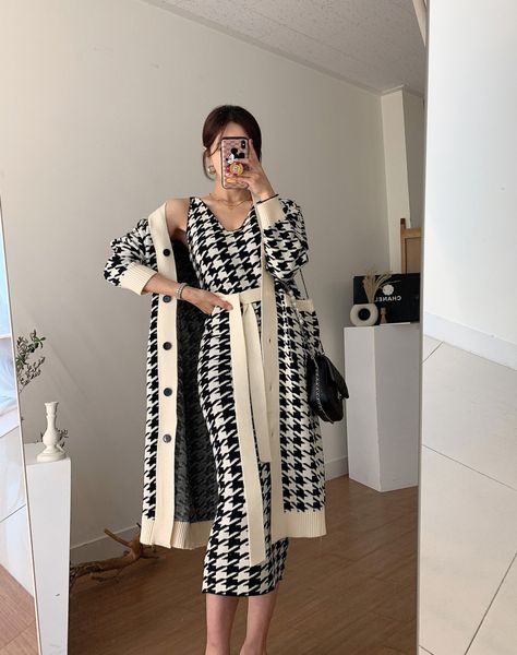 korean fashion women's 2021 autumn winter v-neck houndstooth plaid grid knitted sweater cardigan and midi long tank dress 2 pcs set, White;black
korean fashion women's 2021 autumn winter v-neck houndstooth plaid grid knitted sweater cardigan and midi long tank dress 2 pcs set, White;black