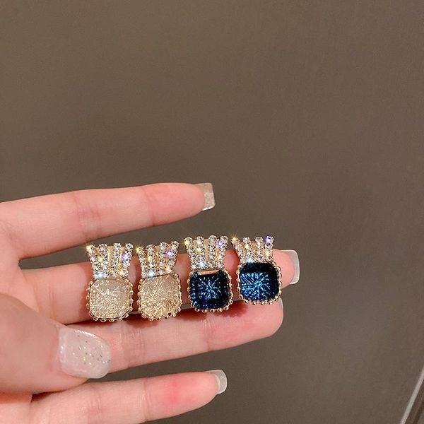stud 2021 korean crystal crown geometric square resin earrings vintage fashion jewelry for women pendientes mujer, Golden;silver
stud 2021 korean crystal crown geometric square resin earrings vintage fashion jewelry for women pendientes mujer, Golden;silver