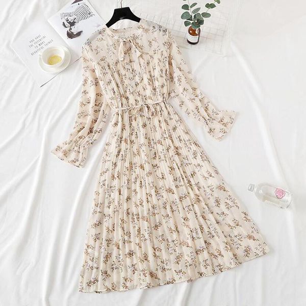 casual dresses floral print chiffon dress 2021 women spring summer loose long sleeve ruffles pleated bow vintage femme vestidos, Black;gray
casual dresses floral print chiffon dress 2021 women spring summer loose long sleeve ruffles pleated bow vintage femme vestidos, Black;gray