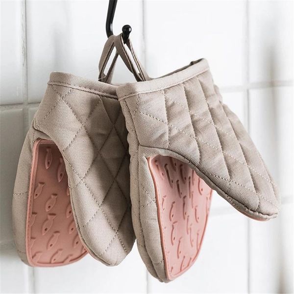 oven mitts 1pc silicone anti-scalding gloves potholder kitchen tray dish bowl holder handschoen hand clip
oven mitts 1pc silicone anti-scalding gloves potholder kitchen tray dish bowl holder handschoen hand clip