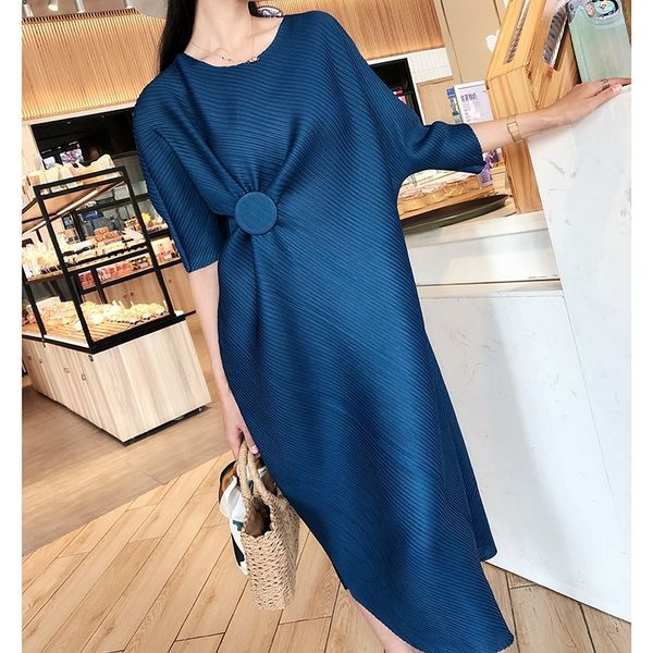 miyake pleated dress women summer small circle long dress twill korean clothes fashion loose plus size irregular dress 8898 210316, Black;gray
miyake pleated dress women summer small circle long dress twill korean clothes fashion loose plus size irregular dress 8898 210316, Black;gray