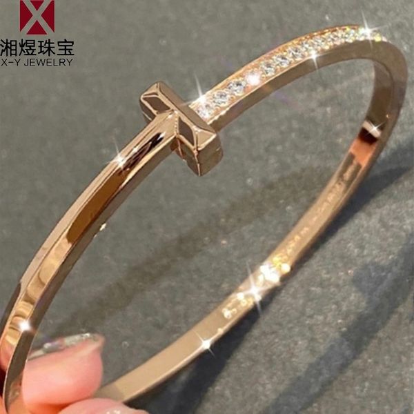 tiff 1:1 t-shaped bracelet men's and women's cuff narrow version full diamond plated 24k rose gold european and american fashion l, White
tiff 1:1 t-shaped bracelet men's and women's cuff narrow version full diamond plated 24k rose gold european and american fashion l, White