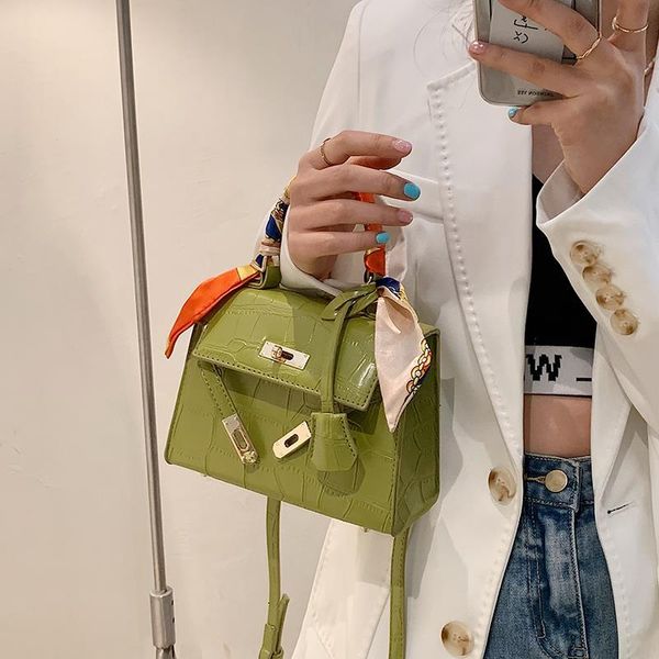 new fashion brand 2821 women's local and foreign style advanced portable kelly messenger bag in 2021
new fashion brand 2821 women's local and foreign style advanced portable kelly messenger bag in 2021