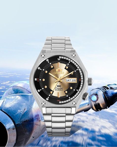 wristwatches -- 50m waterproof of watch men luxury brand automatically fashion male shockproof luminous wristwatch, Slivery;brown
wristwatches -- 50m waterproof of watch men luxury brand automatically fashion male shockproof luminous wristwatch, Slivery;brown