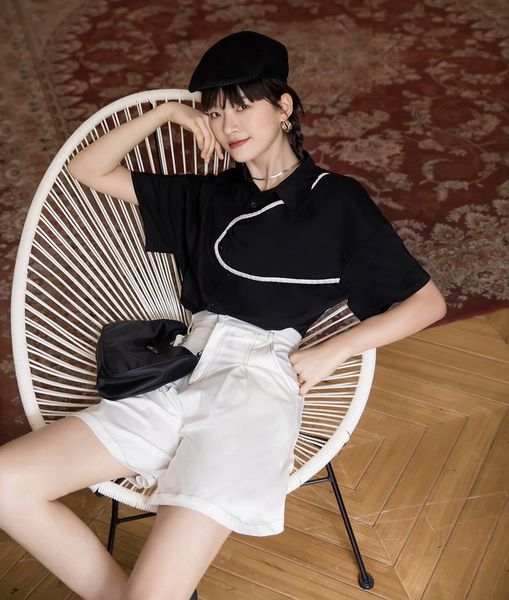 2021 new summer women white black high waist casual wide leg contrast stitch korean shorts veiq
2021 new summer women white black high waist casual wide leg contrast stitch korean shorts veiq