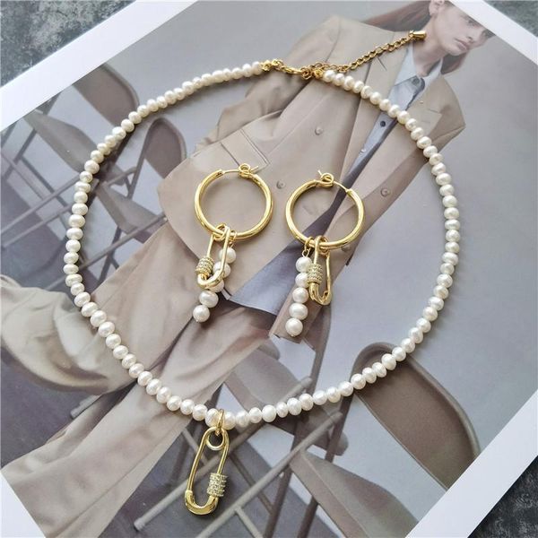 chokers fashion pin micro inlaid zircon pendant natural freshwater pearl short necklaces with earrings, Golden;silver
chokers fashion pin micro inlaid zircon pendant natural freshwater pearl short necklaces with earrings, Golden;silver