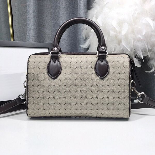 large letter prints pillow bag ladies tote handbag first layer of cow leather shoulder back pouch
large letter prints pillow bag ladies tote handbag first layer of cow leather shoulder back pouch