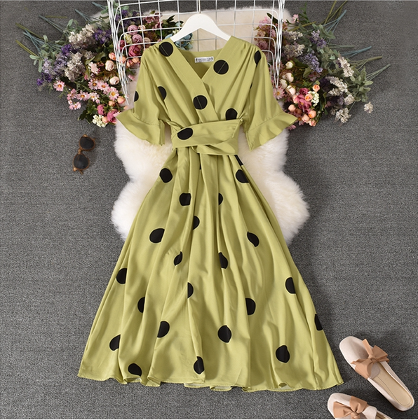 2021 summer new floral chiffon v-neck waist short dress vintage dress dresses for women off shoulder ruffle dress harajuku, Black;gray
2021 summer new floral chiffon v-neck waist short dress vintage dress dresses for women off shoulder ruffle dress harajuku, Black;gray