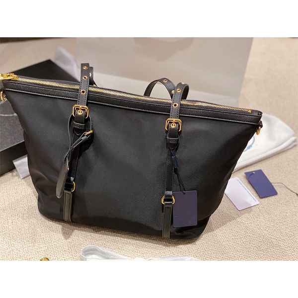 outlet e capacity shopping bag portable practical mother solid color leisure simple daily bag valentine's day iq0a luxuryss designerss
outlet e capacity shopping bag portable practical mother solid color leisure simple daily bag valentine's day iq0a luxuryss designerss