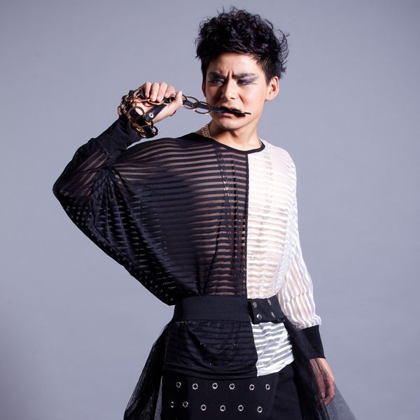 metrosexual male costume black white summer t-shirt europe style fashion hollow stripe black and white stitching long sleeves, Black;red
metrosexual male costume black white summer t-shirt europe style fashion hollow stripe black and white stitching long sleeves, Black;red