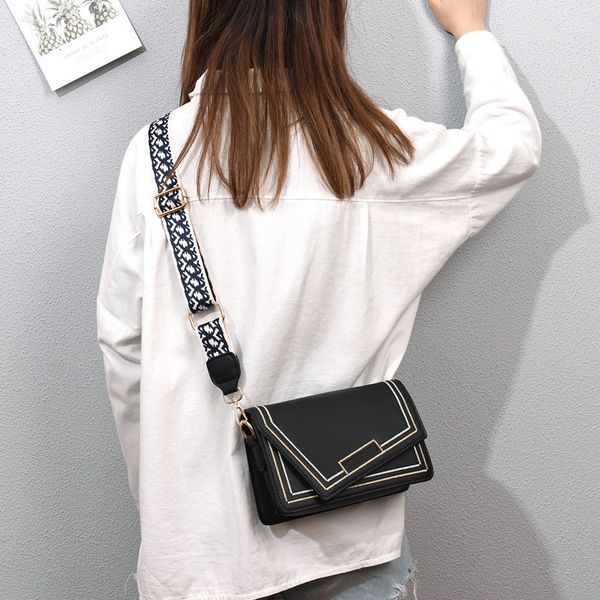 evening bag 2021 korean single shoulder women's net red same fashion messenger leisure
evening bag 2021 korean single shoulder women's net red same fashion messenger leisure