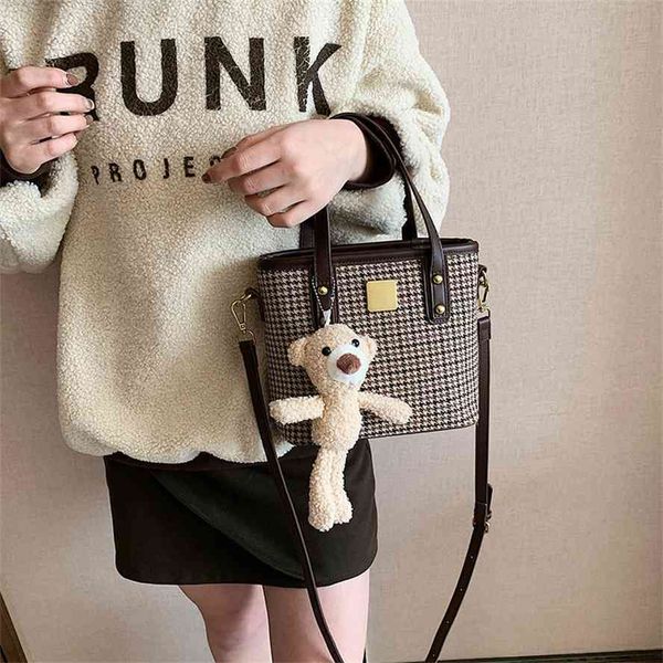 2021 new ins women's handbag korean checked western style one shoulder fashionable simple messenger bag
2021 new ins women's handbag korean checked western style one shoulder fashionable simple messenger bag
