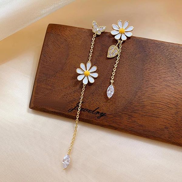 hoop & huggie women's earrings daisy flower pendant earring gold color vintage metal retro 2021 trendy fashion female jewelry, Golden;silver
hoop & huggie women's earrings daisy flower pendant earring gold color vintage metal retro 2021 trendy fashion female jewelry, Golden;silver