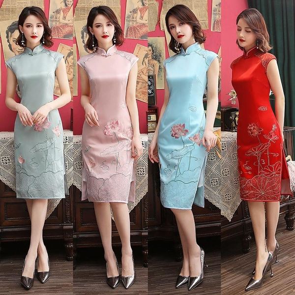 ethnic clothing cheongsam - women's silk embroidered dress, retro style, fashion, large, classic, modern, Red
ethnic clothing cheongsam - women's silk embroidered dress, retro style, fashion, large, classic, modern, Red