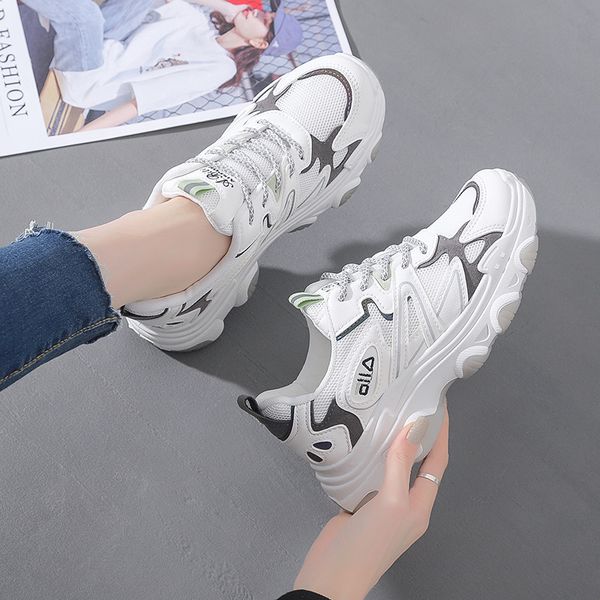 2021 spring ladies casual shoes lace up fashion light shoes outdoor height increasing shoes color matching non-slip outsole35-40
2021 spring ladies casual shoes lace up fashion light shoes outdoor height increasing shoes color matching non-slip outsole35-40